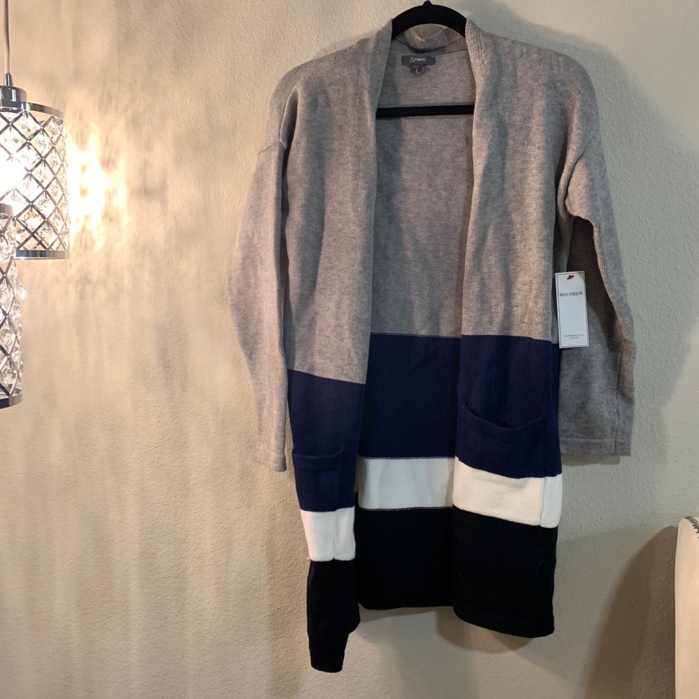 NWT 🤍 Grey Cardigan